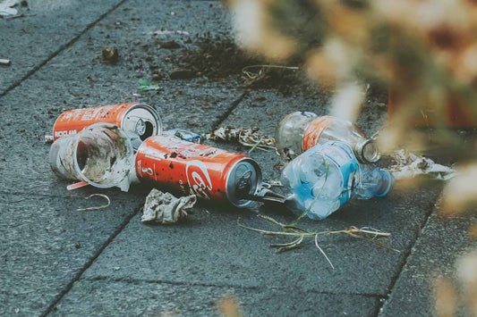 Müll auf öffentlicher Straße