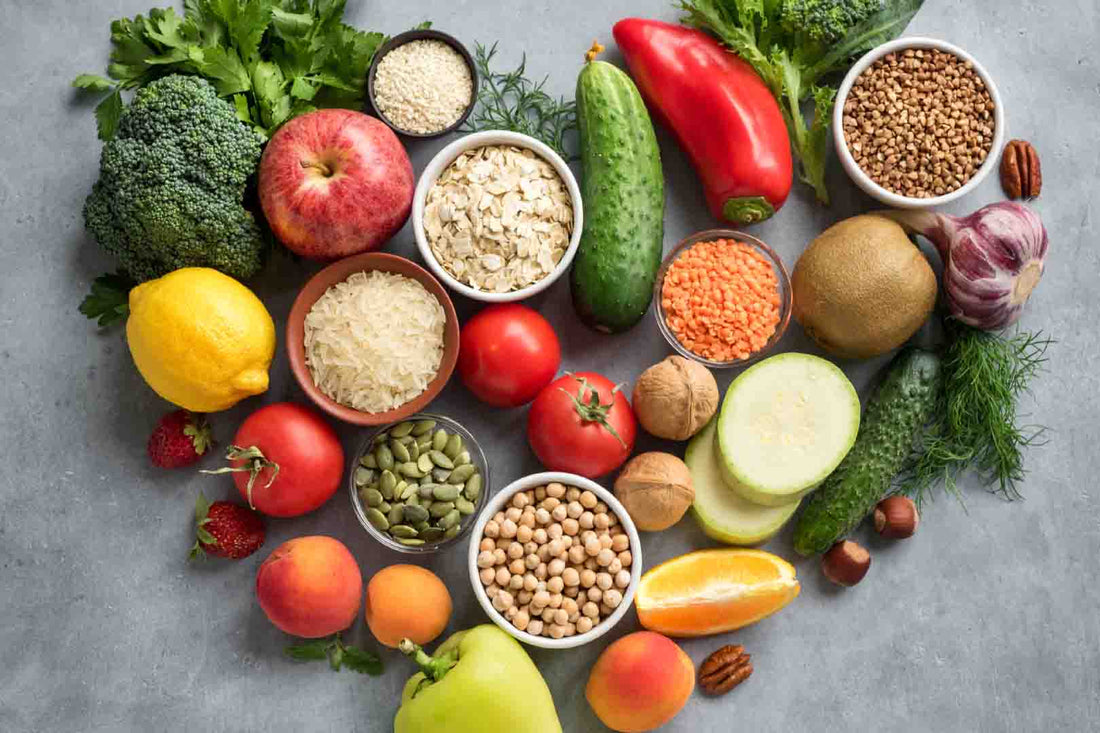 Obst, Gemüse, Nüsse und Körner