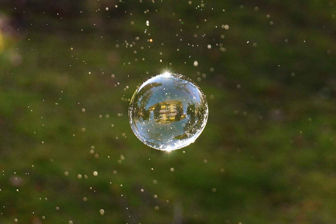 Eine Seifenblase im Freien