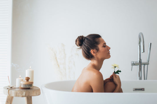 Frau in einer Badewanne